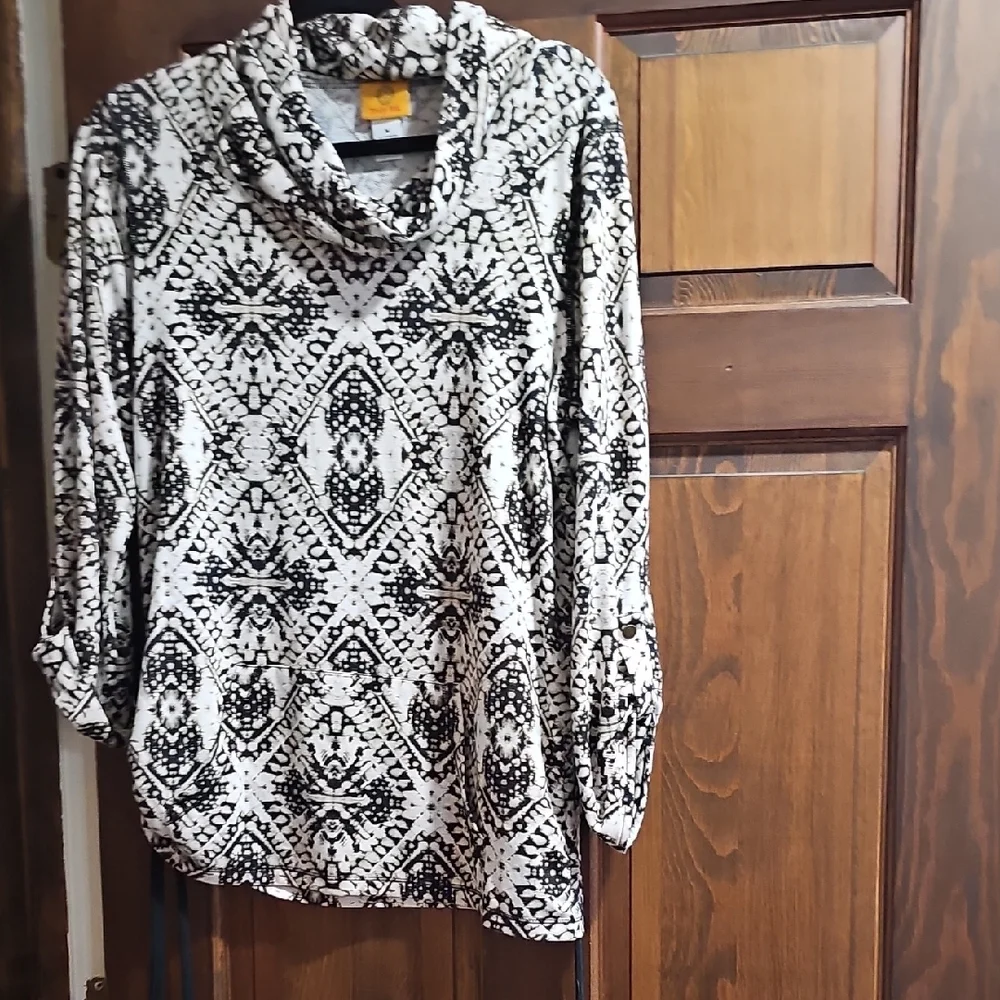 2 Ruby Rd. Tops Size Medium - Picture 3 of 4